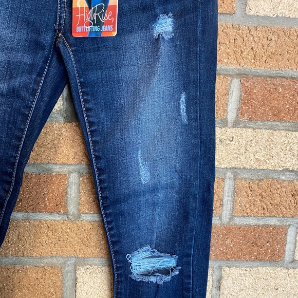 Dark wash wax jeans 👖 - Picture 3 of 6